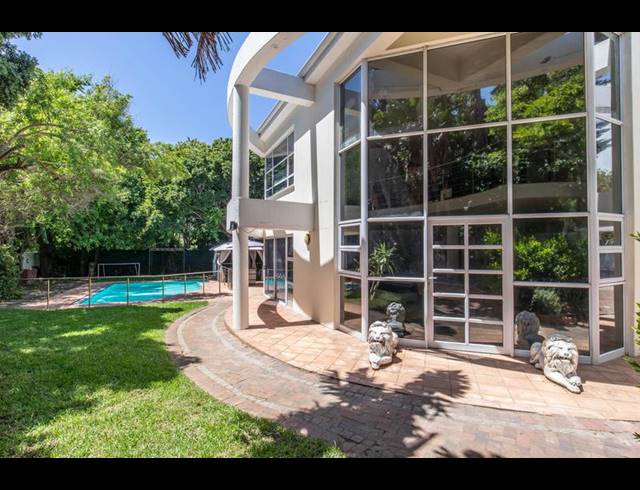 4 BEDROOM PROPERTY TO RENT IN CONSTANTIA